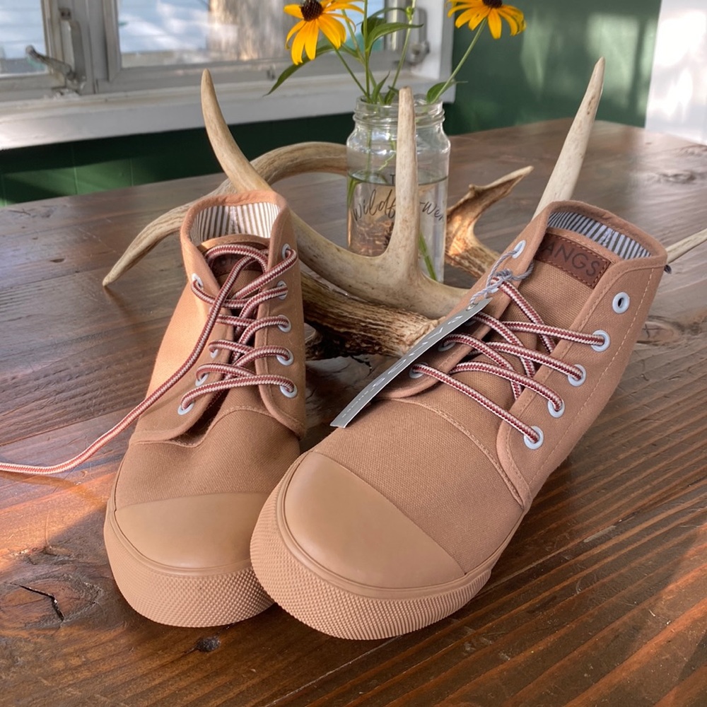 KINGS Tan High-Top Women's Shoes